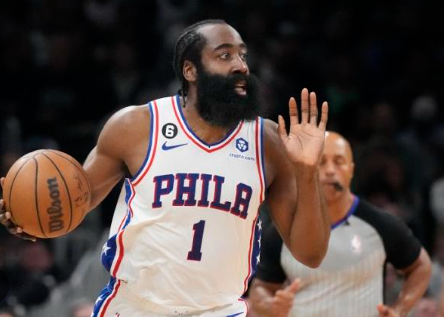 James Harden manque l'entraînement des Philadelphia 76ers, les rumeurs d'échange alimentent l'incertitude